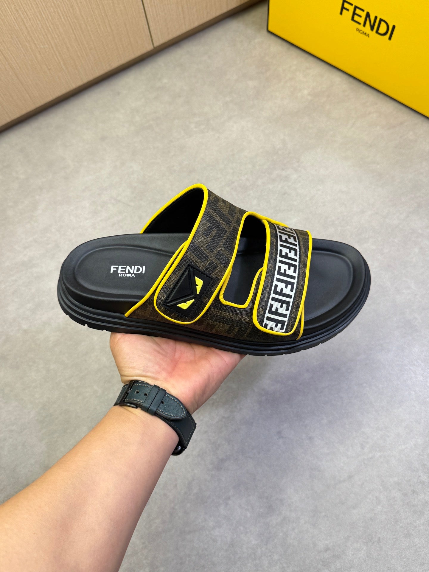 LuxluxHouse Best Quality Sandals Fendi