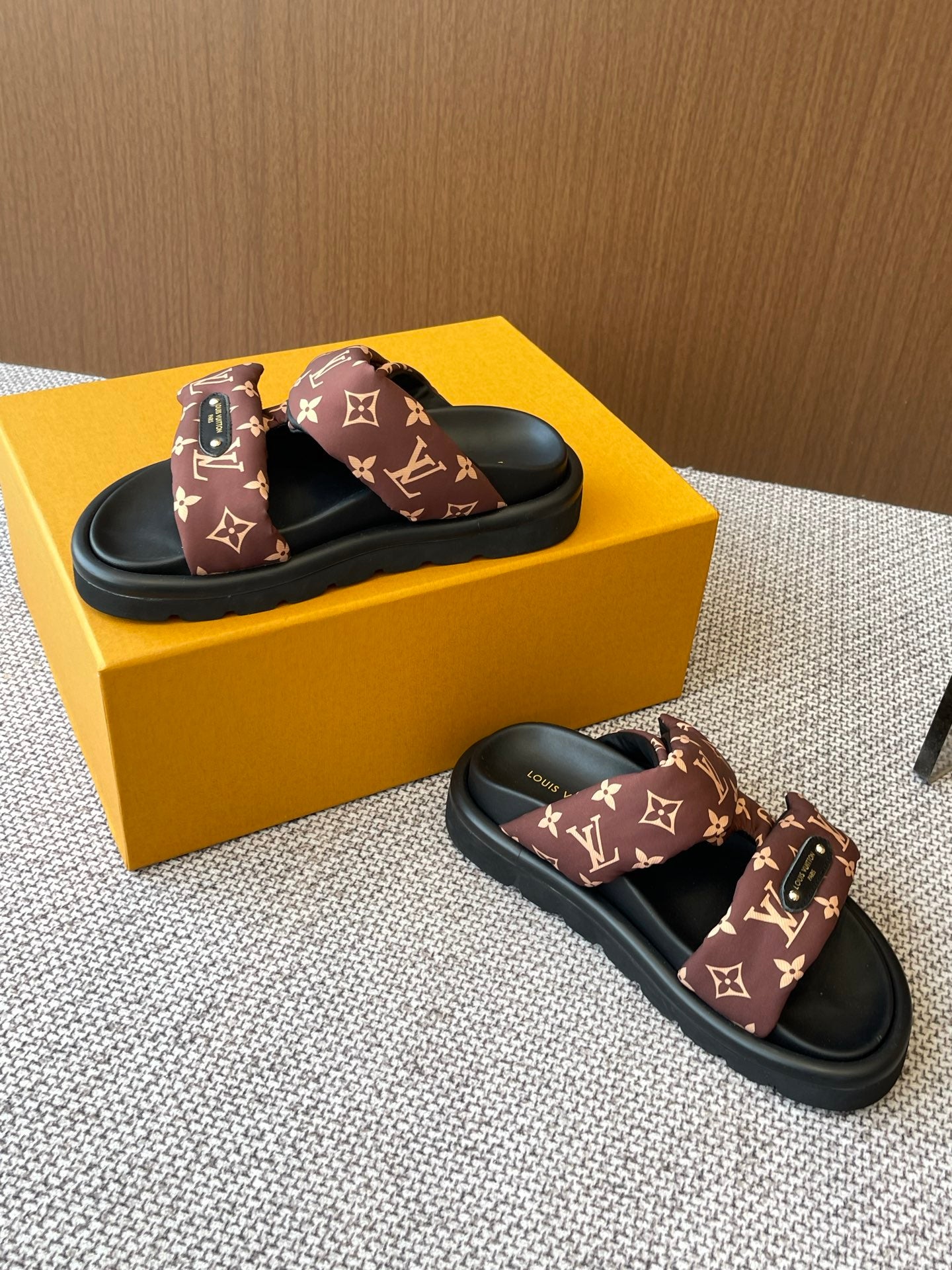 LuxluxHouse Best Quality Women Shoes Louis Vuitton