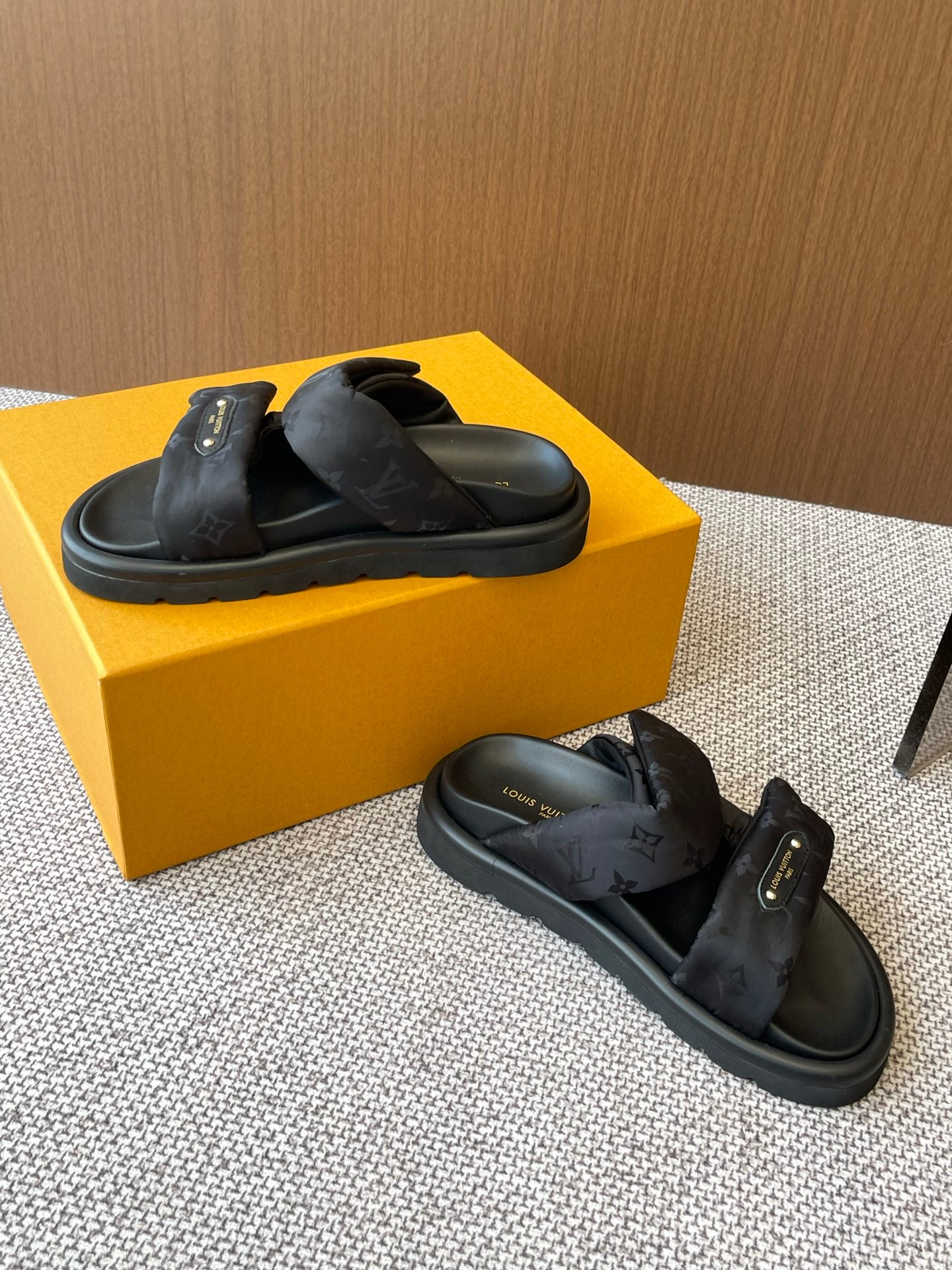LuxluxHouse Best Quality Women Shoes Louis Vuitton