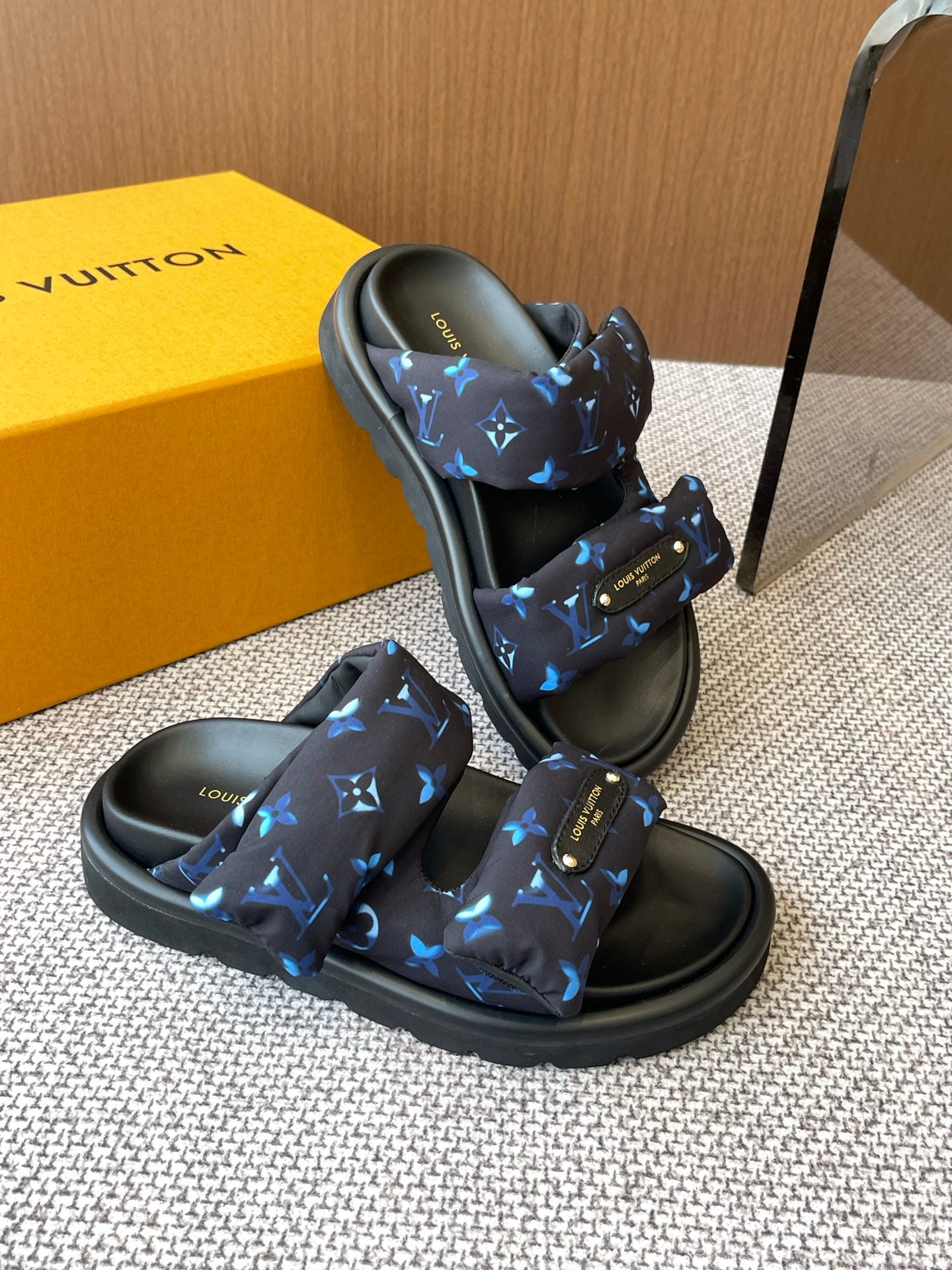 LuxluxHouse Best Quality Women Shoes Louis Vuitton
