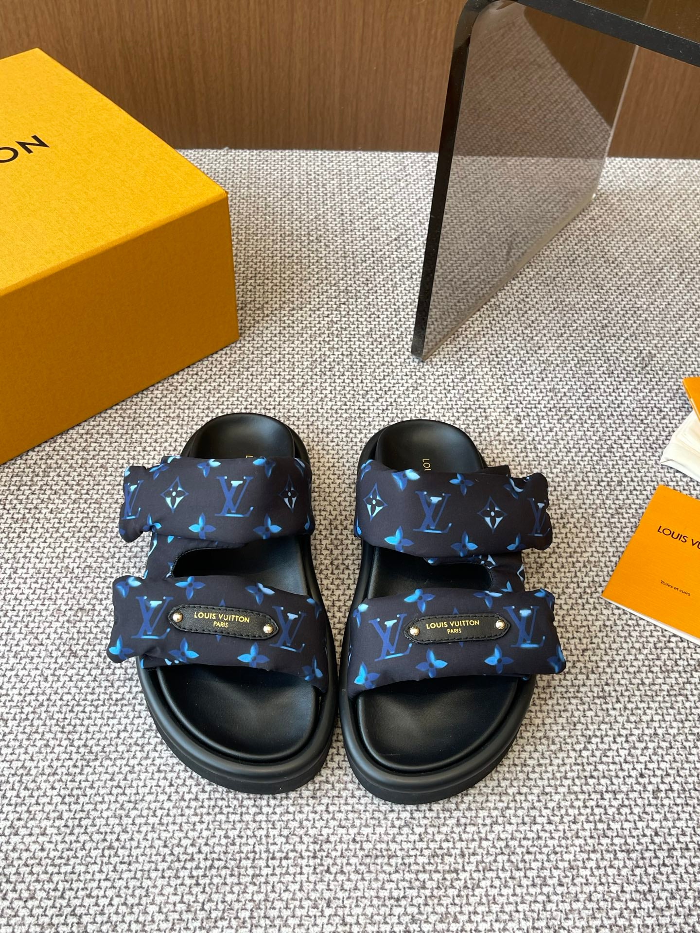 LuxluxHouse Best Quality Women Shoes Louis Vuitton