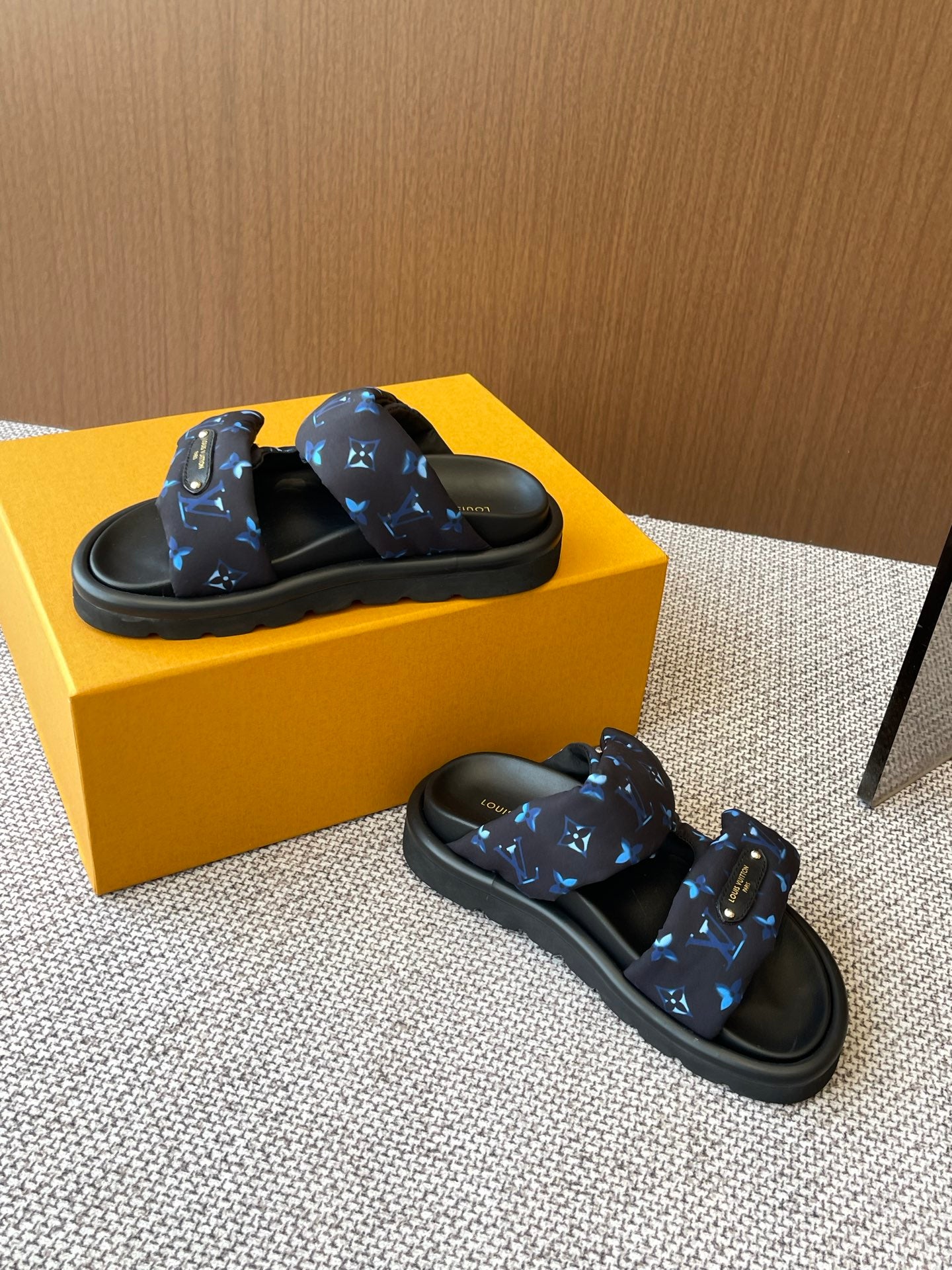 LuxluxHouse Best Quality Women Shoes Louis Vuitton