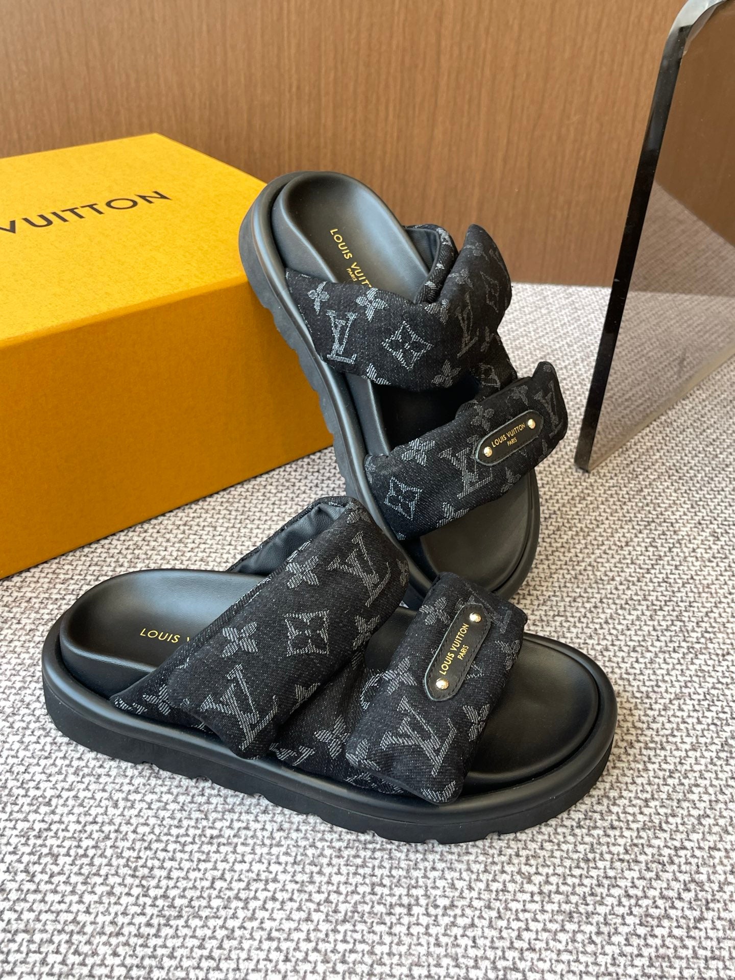 LuxluxHouse Best Quality Women Shoes Louis Vuitton