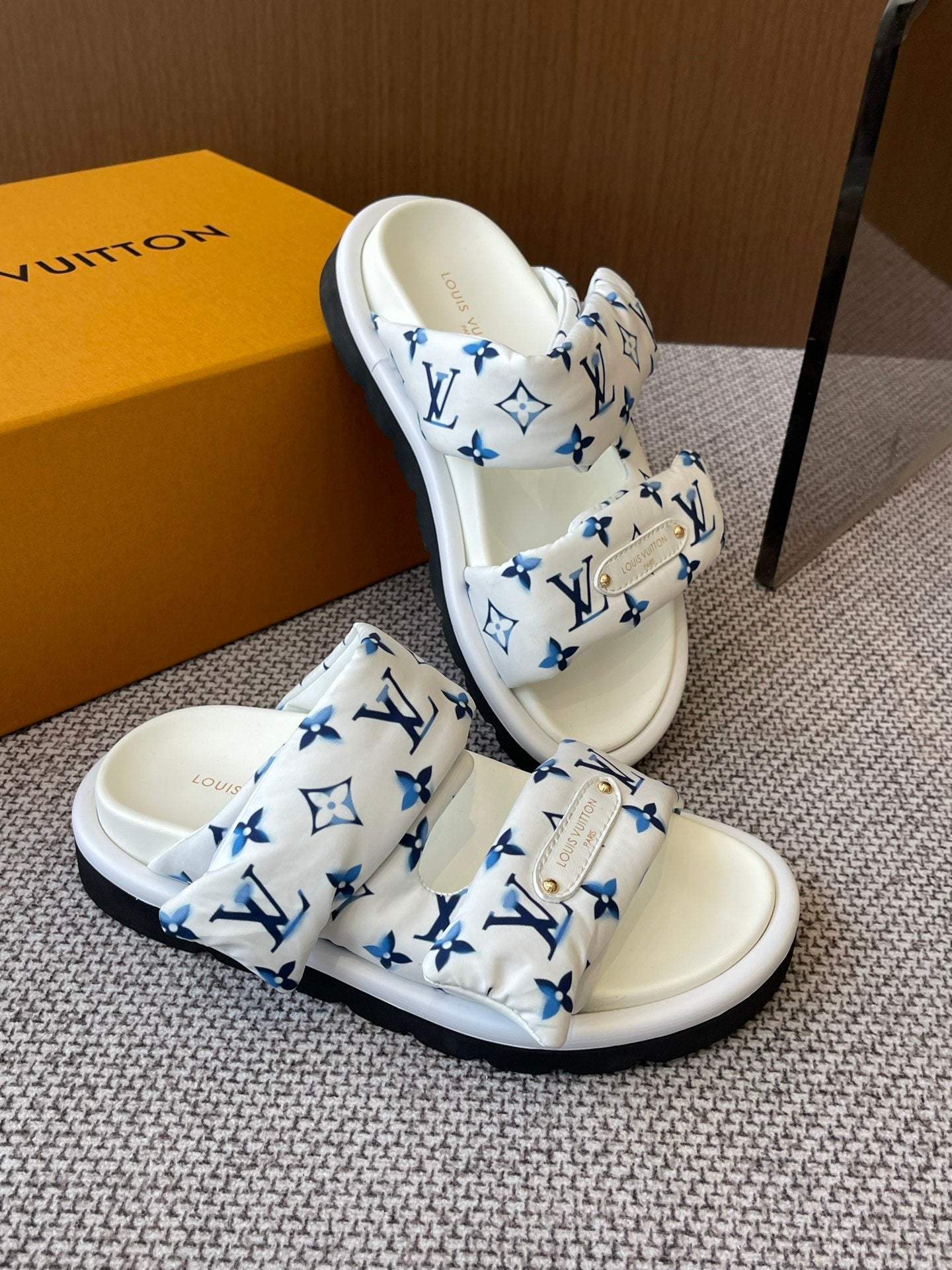 LuxluxHouse Best Quality Women Shoes Louis Vuitton