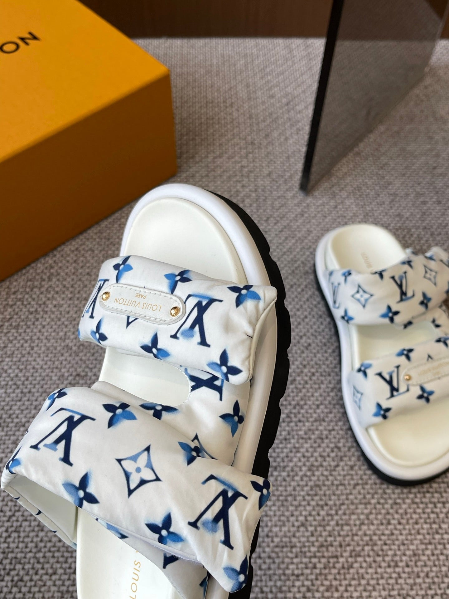 LuxluxHouse Best Quality Women Shoes Louis Vuitton
