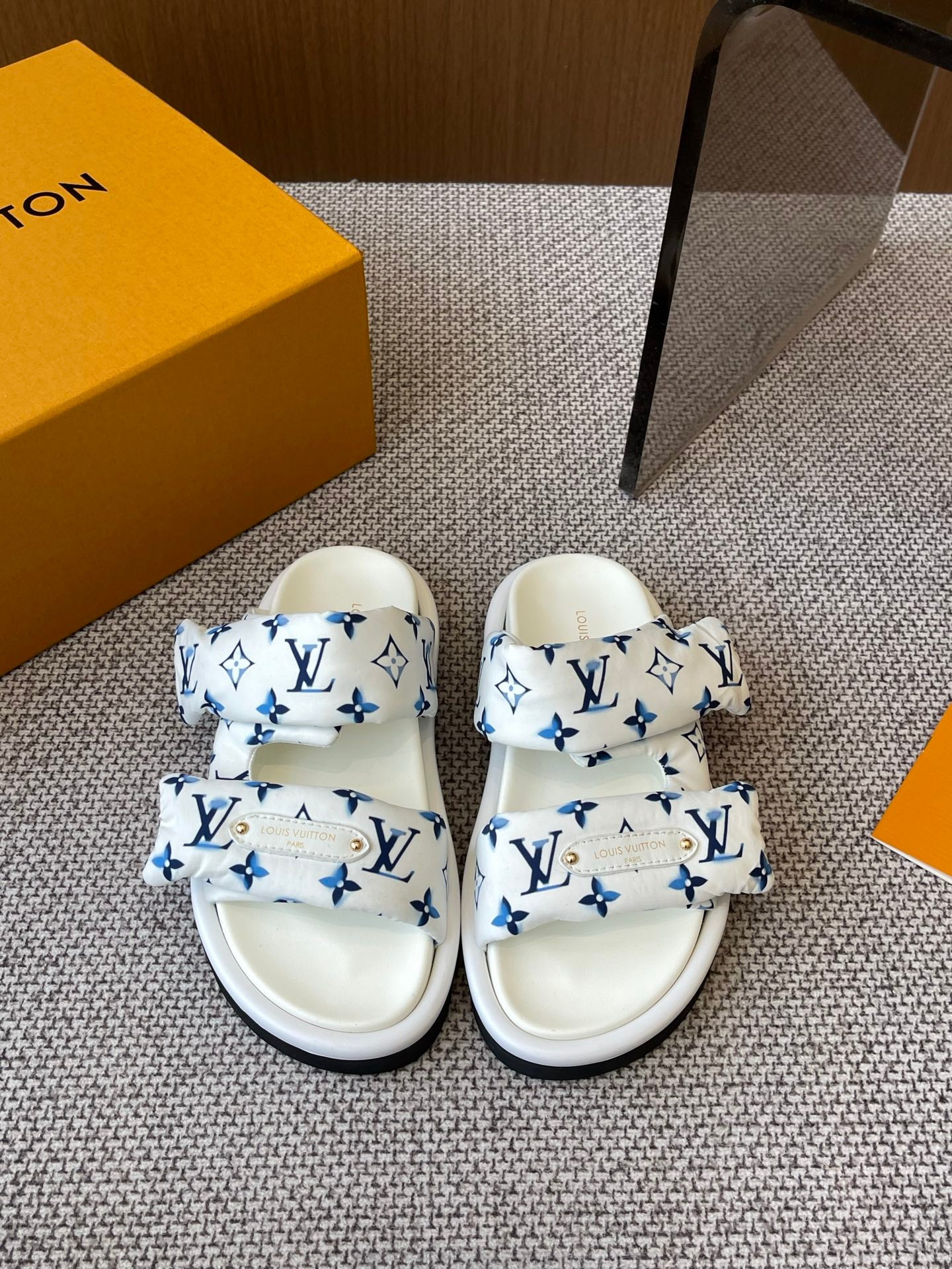 LuxluxHouse Best Quality Women Shoes Louis Vuitton