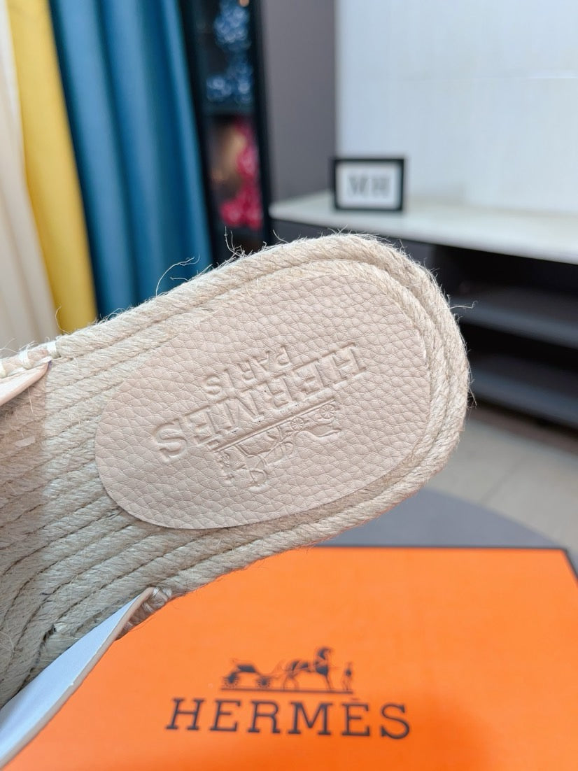 LuxluxHouse Best Quality Sandals Hermes