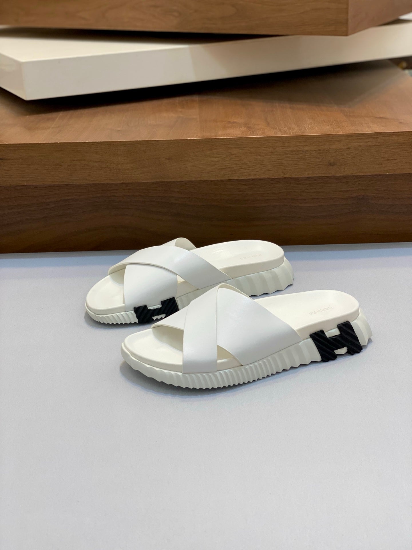 LuxluxHouse Best Quality Sandals Hermes