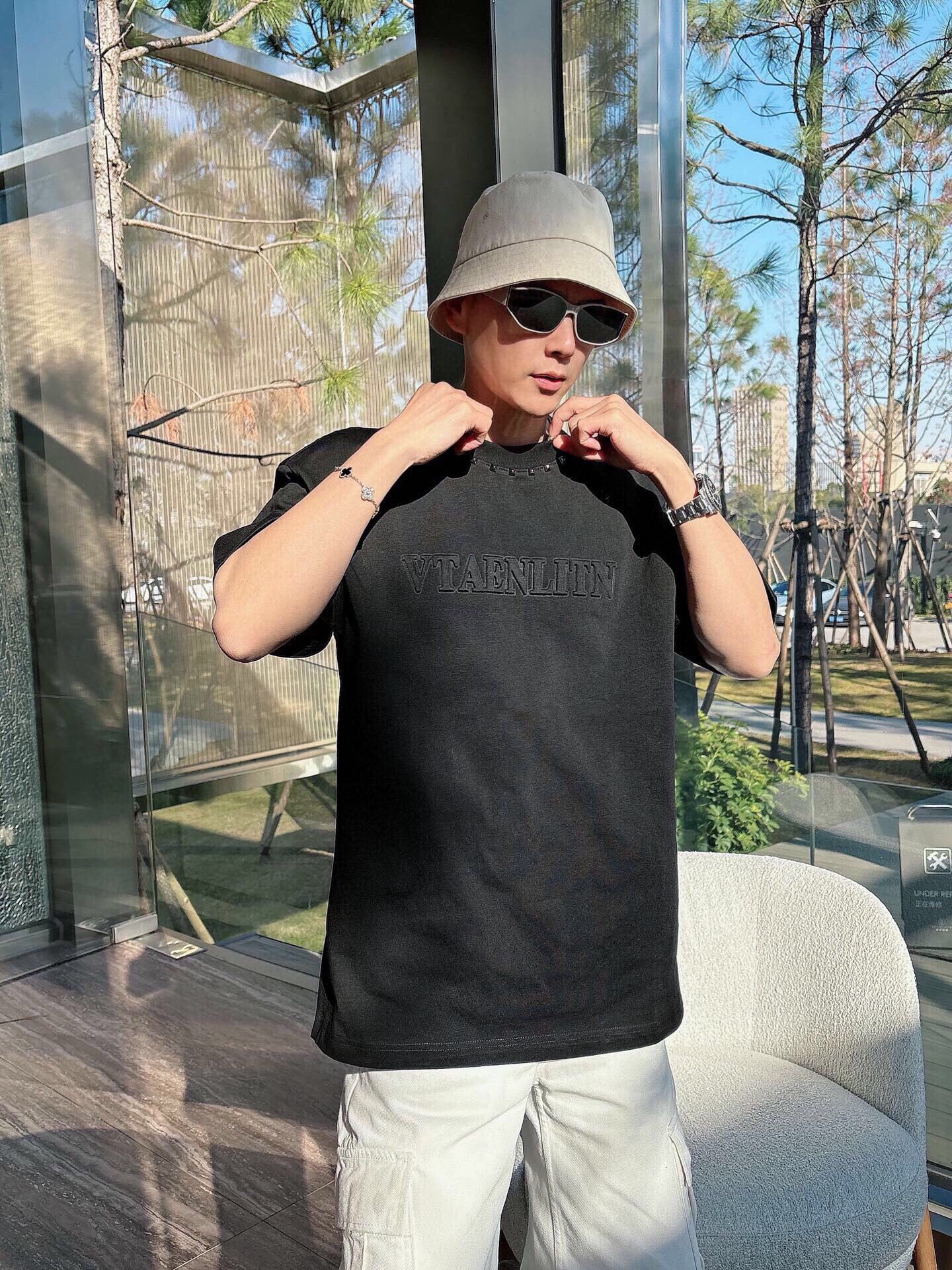LuxluxHouse Best Quality Clothes Valentino T-shirt