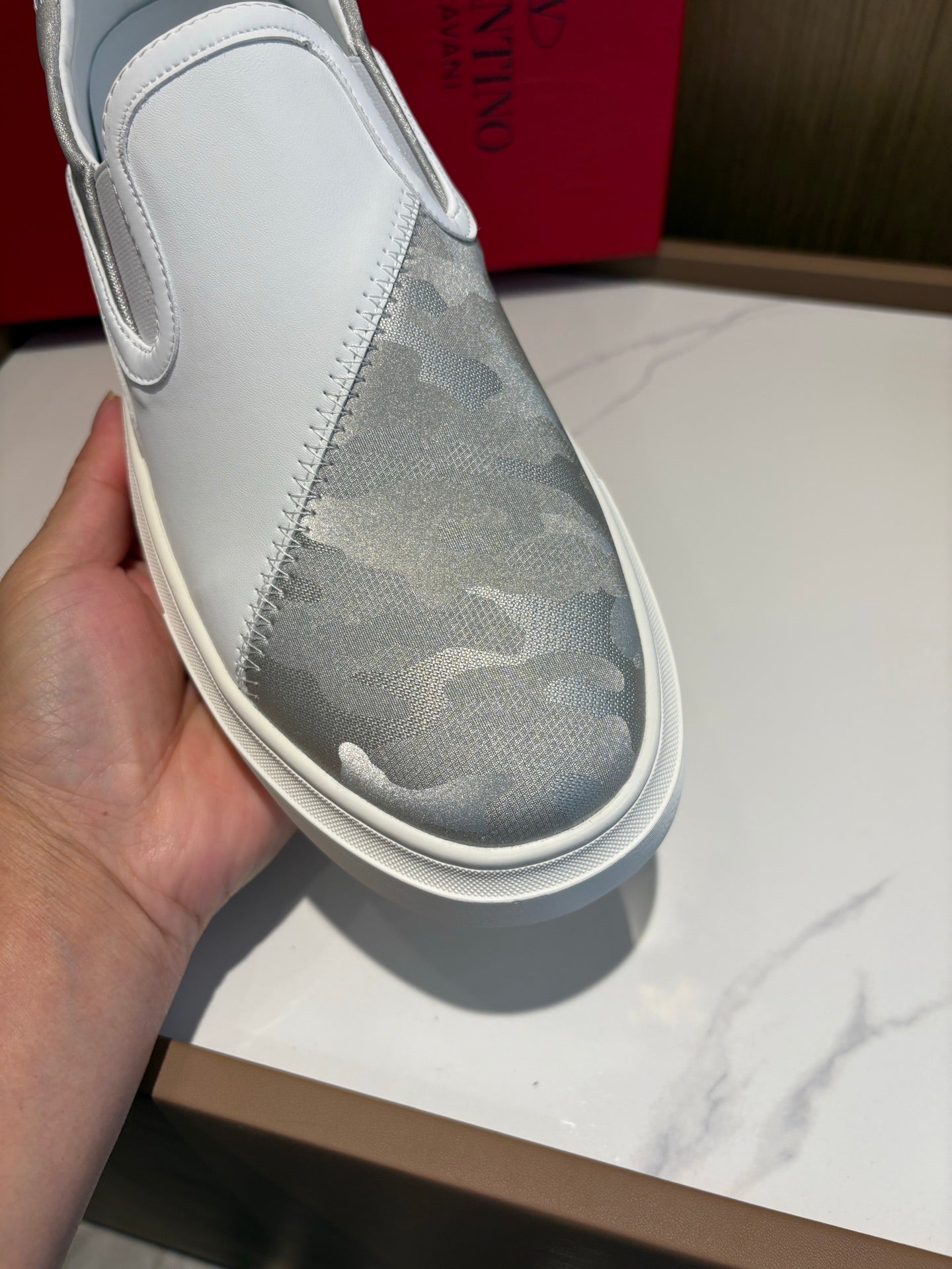 LuxluxHouse Best Quality Shoes Valentino