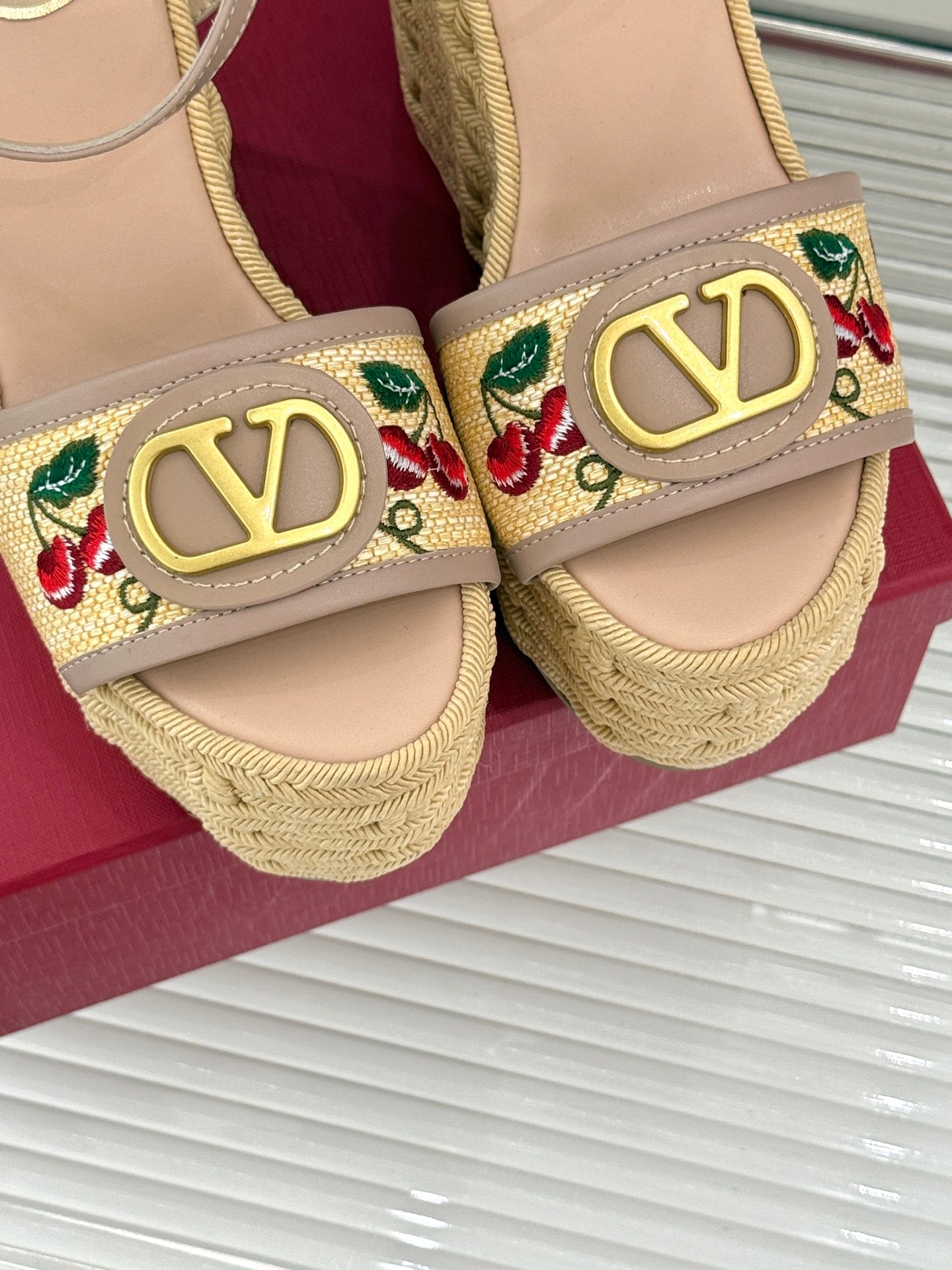 LuxluxHouse Best Quality Valentino Women Shoes