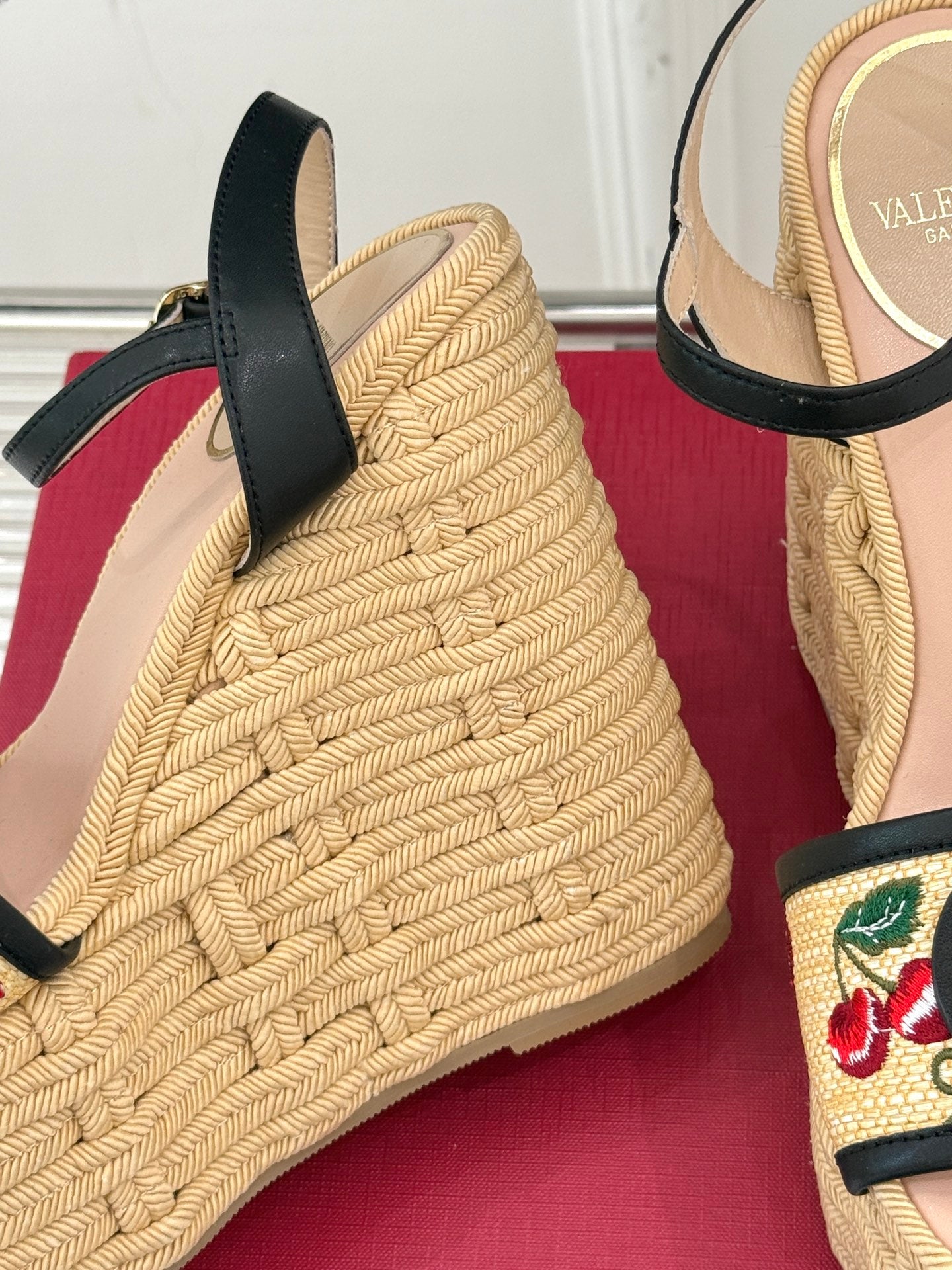 LuxluxHouse Best Quality Valentino Women Shoes
