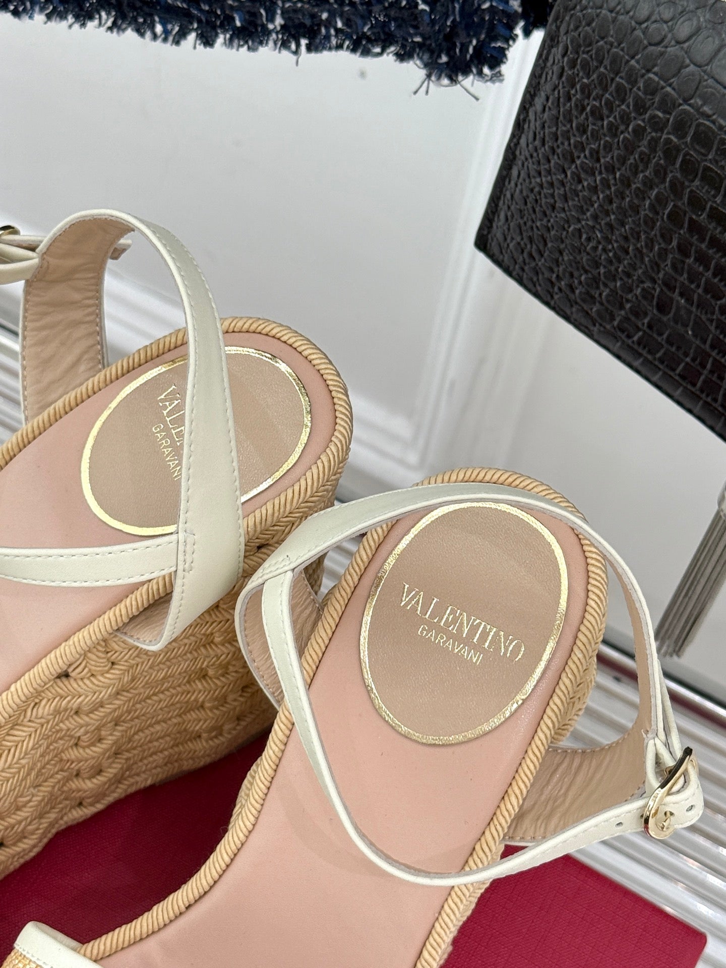 LuxluxHouse Best Quality Valentino Women Shoes