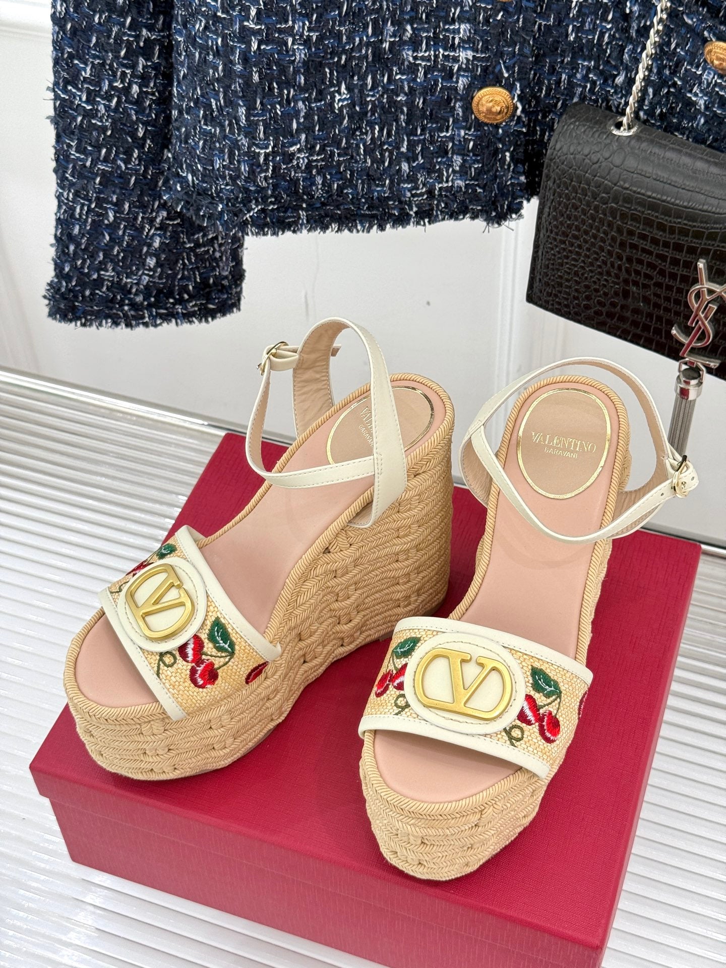LuxluxHouse Best Quality Valentino Women Shoes