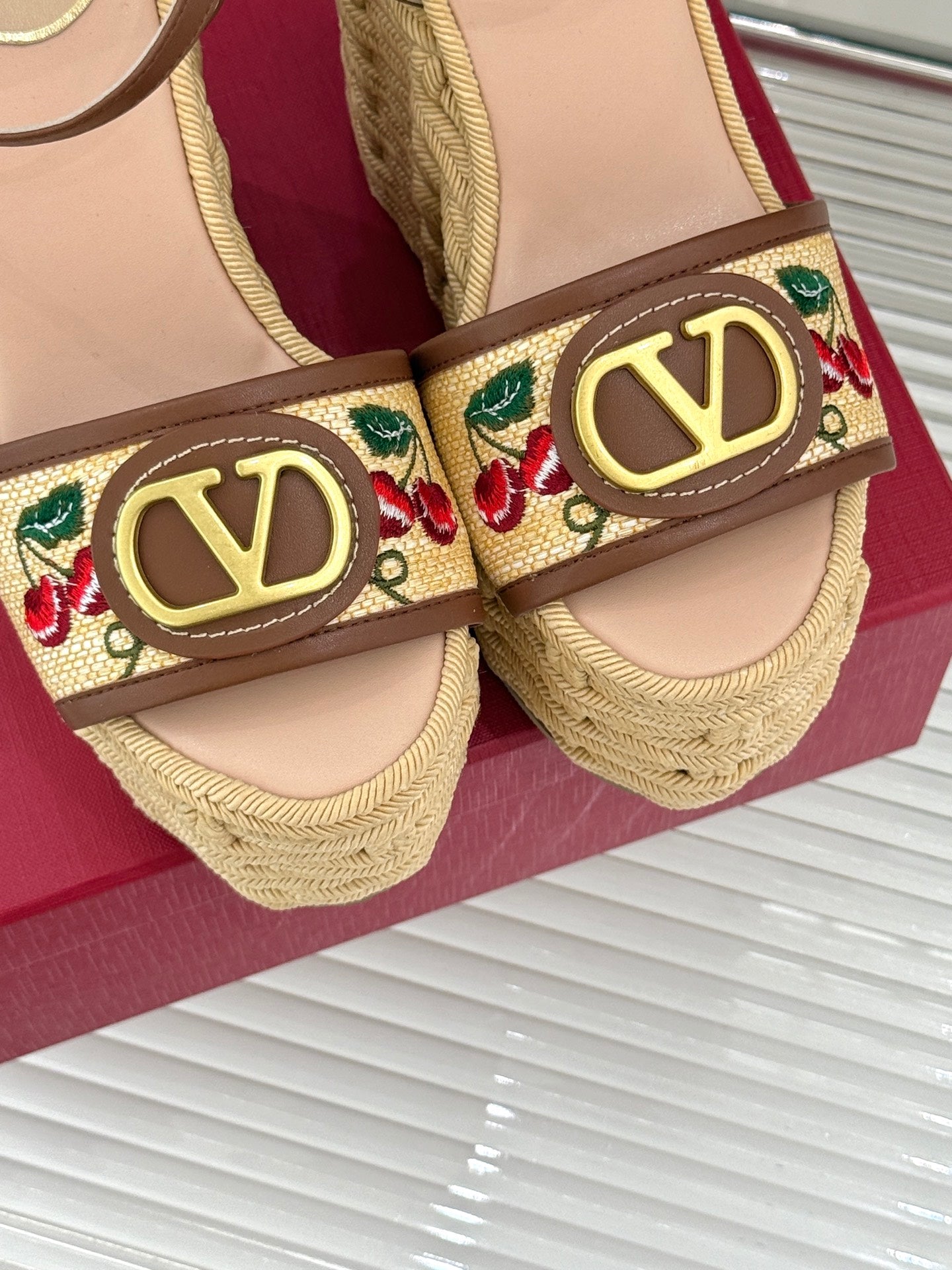 LuxluxHouse Best Quality Valentino Women Shoes