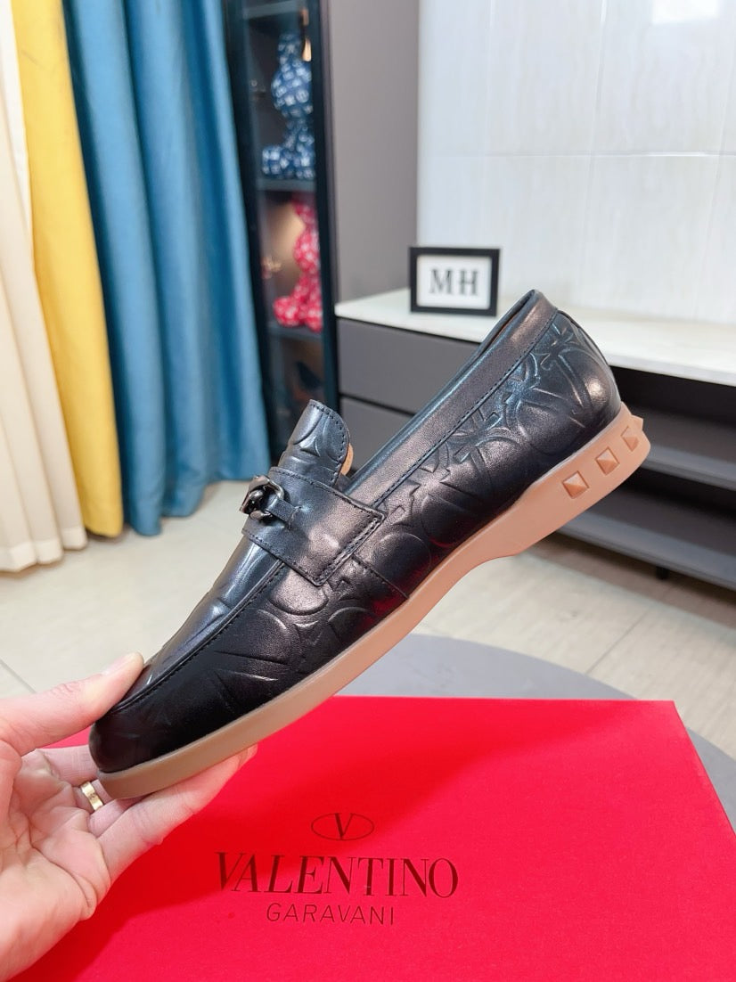 LuxluxHouse Best Quality Shoes Valentino