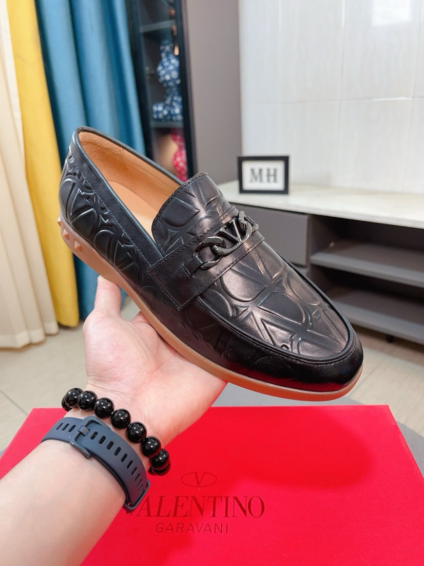 LuxluxHouse Best Quality Shoes Valentino