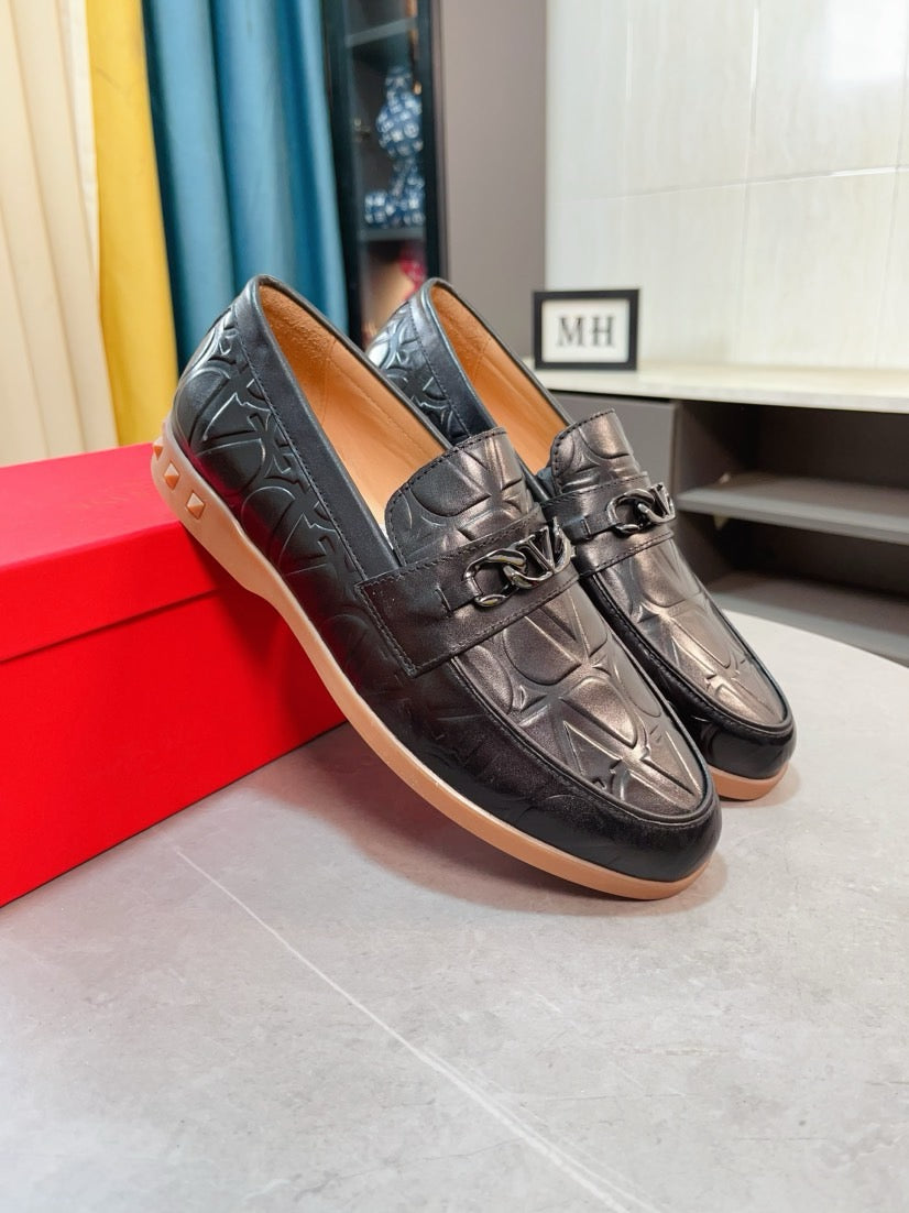LuxluxHouse Best Quality Shoes Valentino