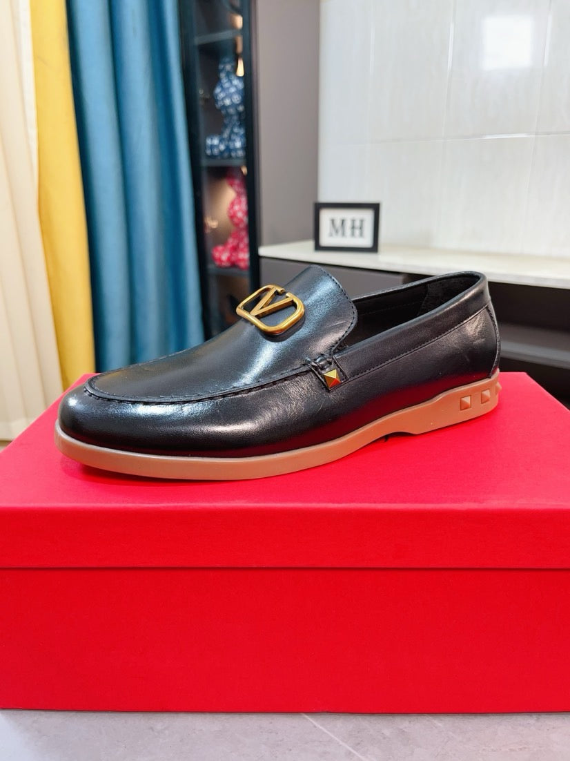LuxluxHouse Best Quality Shoes Valentino