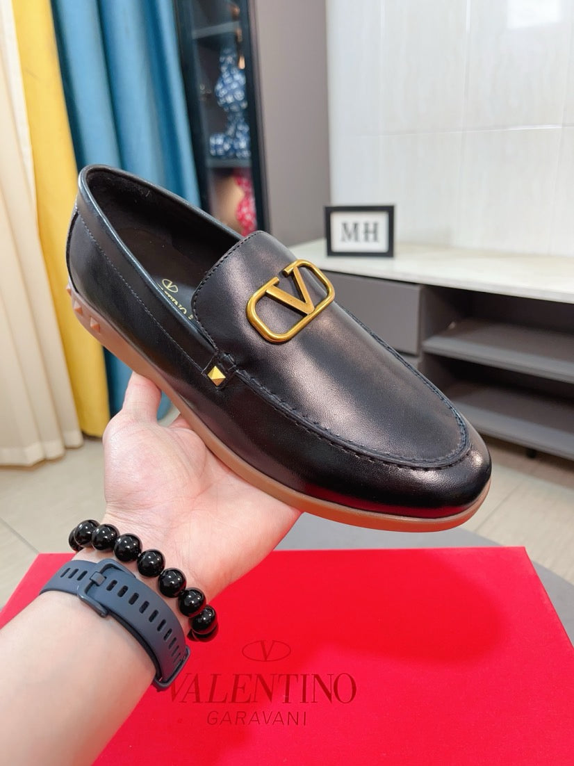 LuxluxHouse Best Quality Shoes Valentino