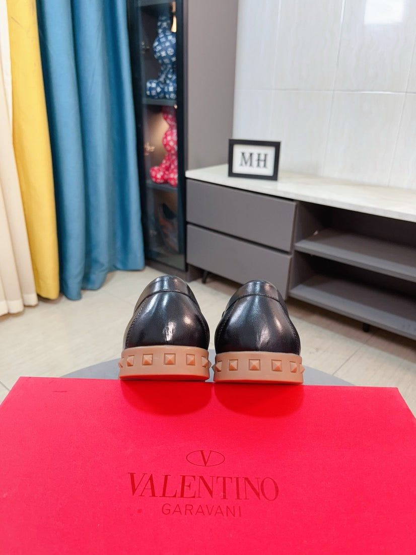 LuxluxHouse Best Quality Shoes Valentino