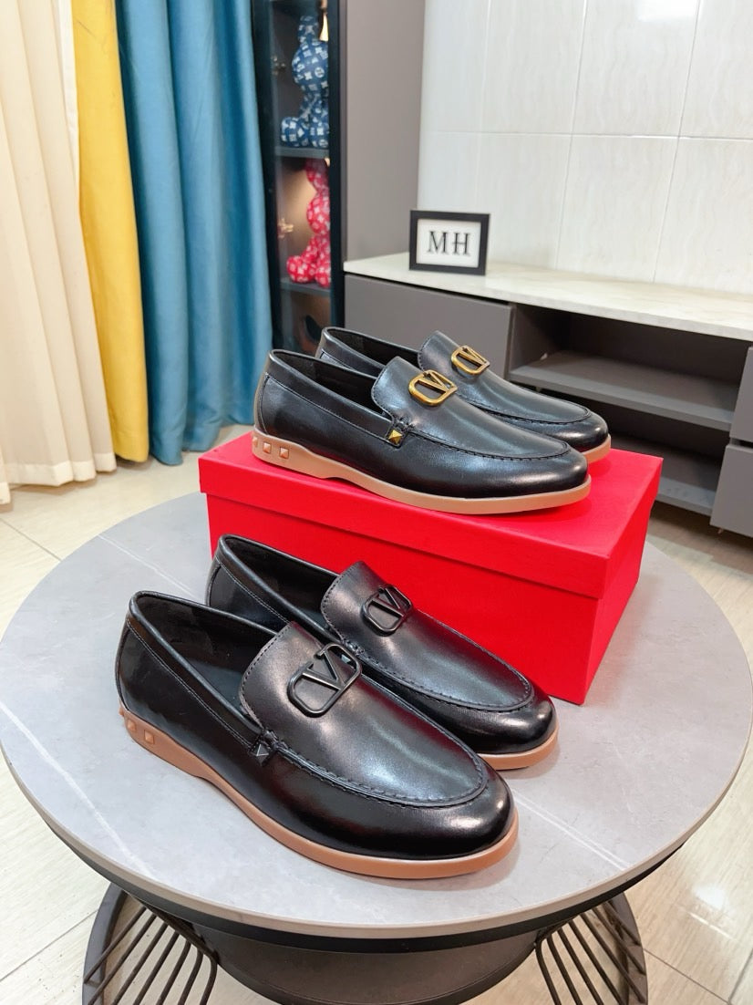 LuxluxHouse Best Quality Shoes Valentino