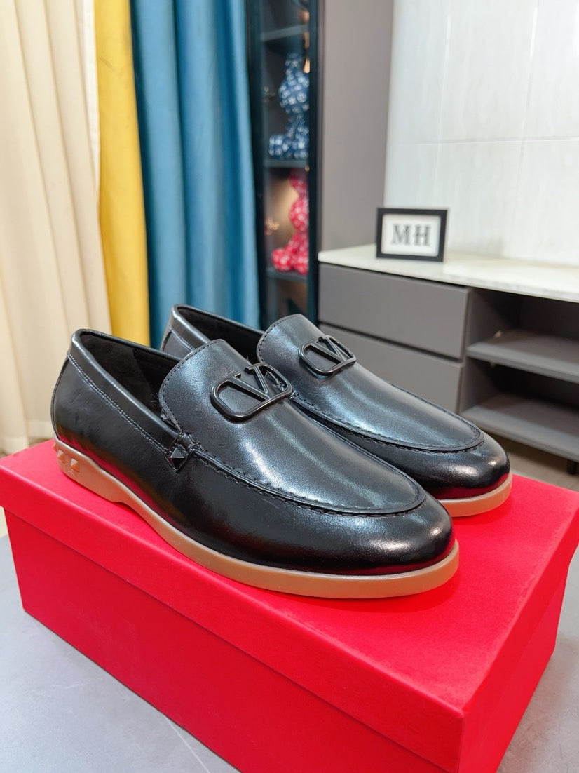 LuxluxHouse Best Quality Shoes Valentino