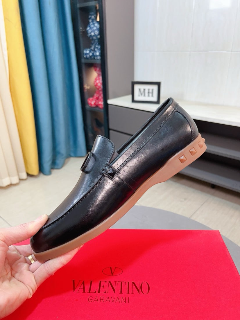 LuxluxHouse Best Quality Shoes Valentino