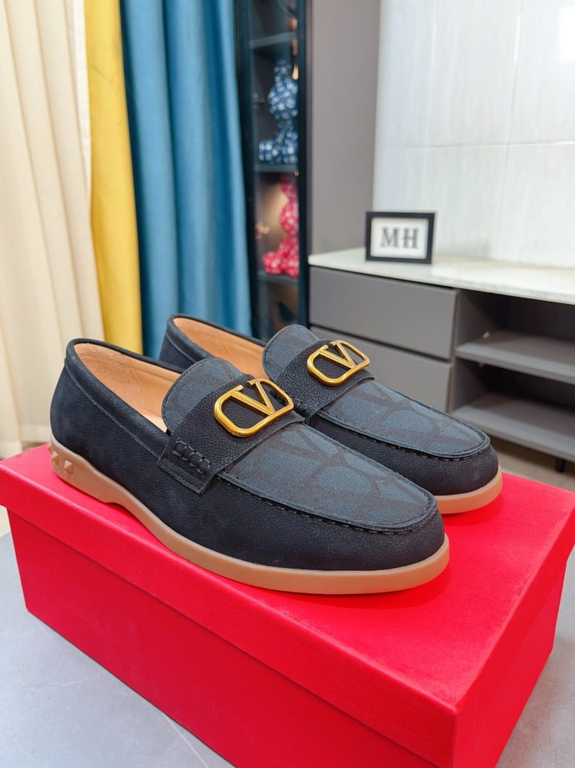 LuxluxHouse Best Quality Shoes Valentino