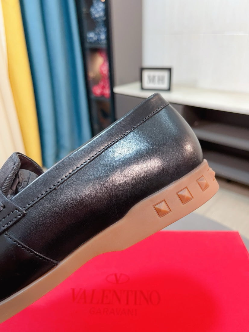 LuxluxHouse Best Quality Shoes Valentino
