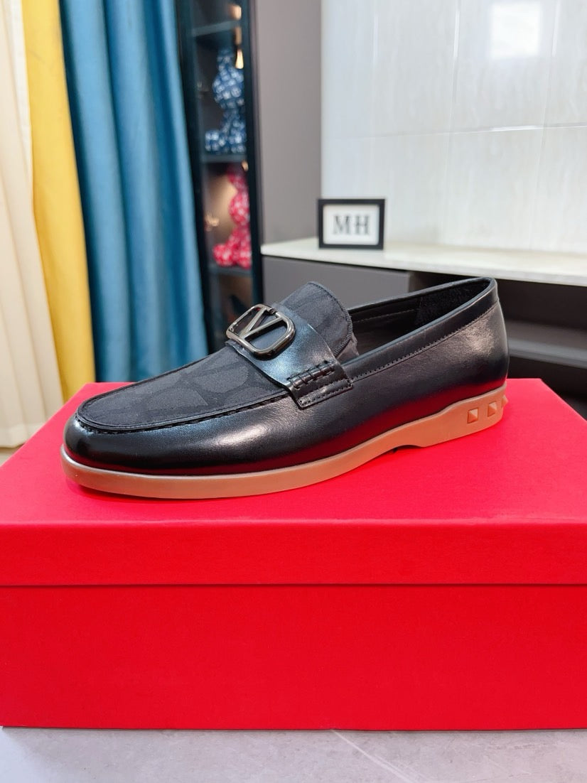 LuxluxHouse Best Quality Shoes Valentino