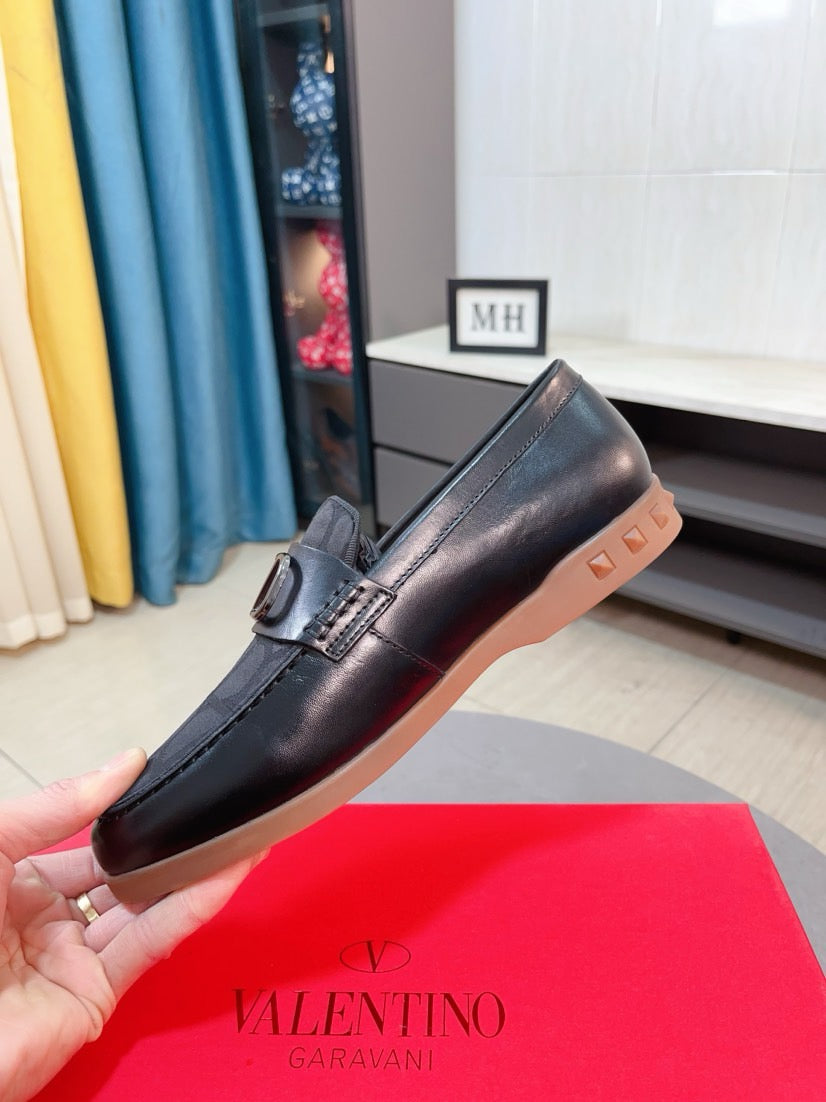 LuxluxHouse Best Quality Shoes Valentino