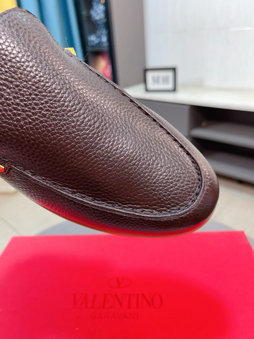 LuxluxHouse Best Quality Shoes Valentino