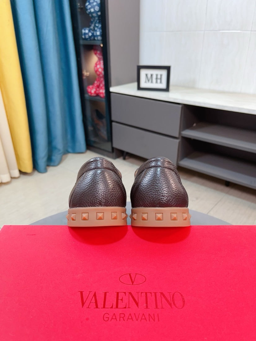 LuxluxHouse Best Quality Shoes Valentino