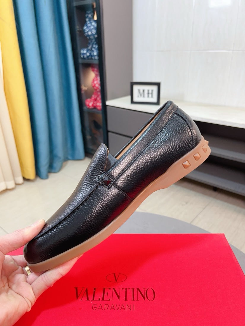 LuxluxHouse Best Quality Shoes Valentino