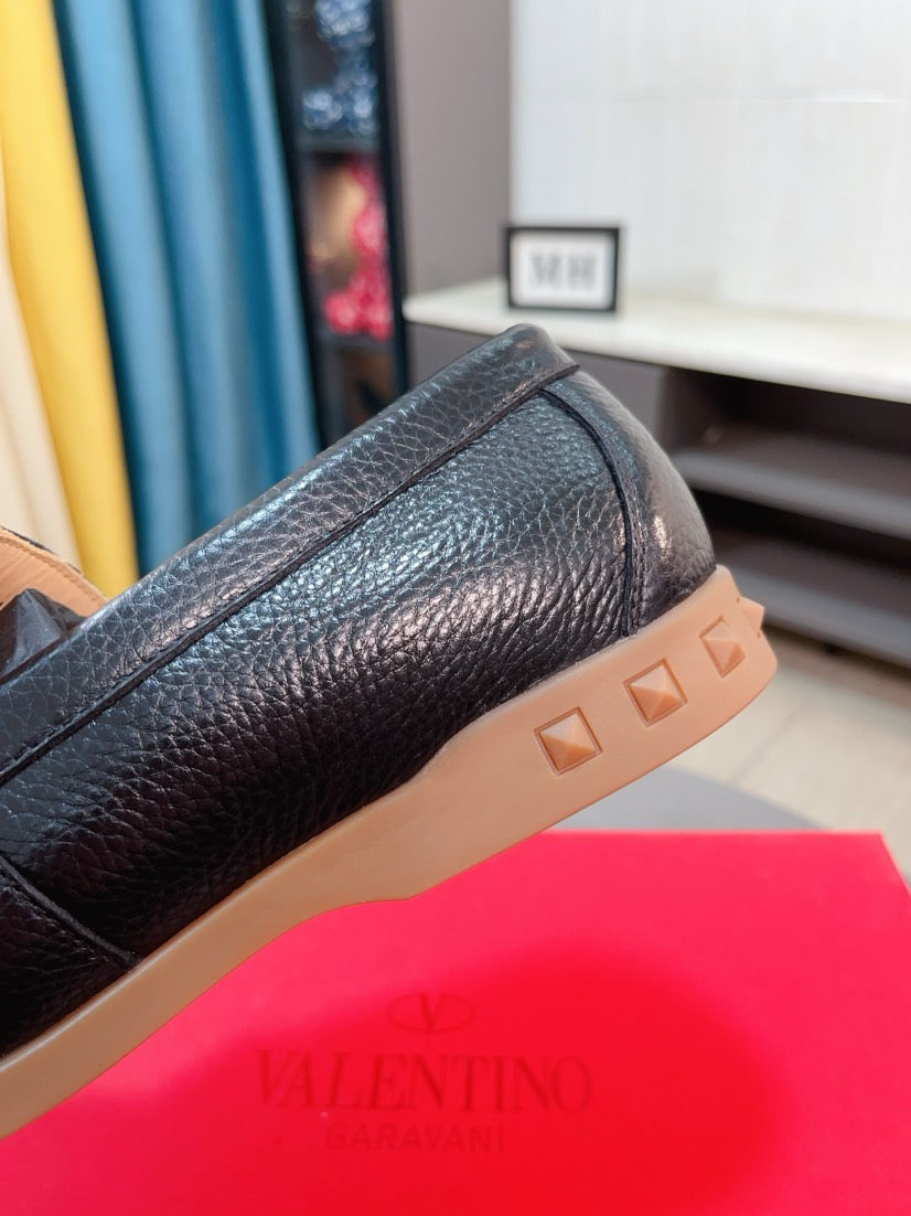 LuxluxHouse Best Quality Shoes Valentino