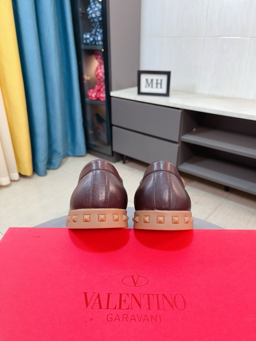 LuxluxHouse Best Quality Shoes Valentino