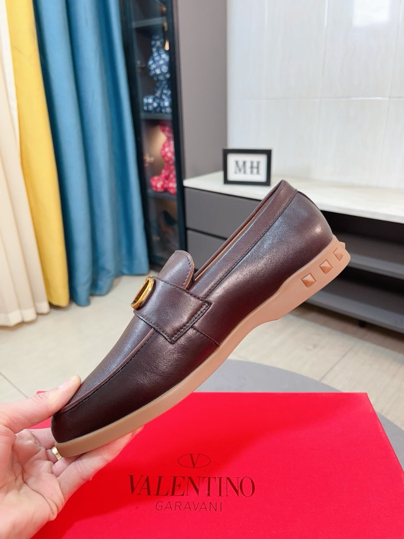 LuxluxHouse Best Quality Shoes Valentino