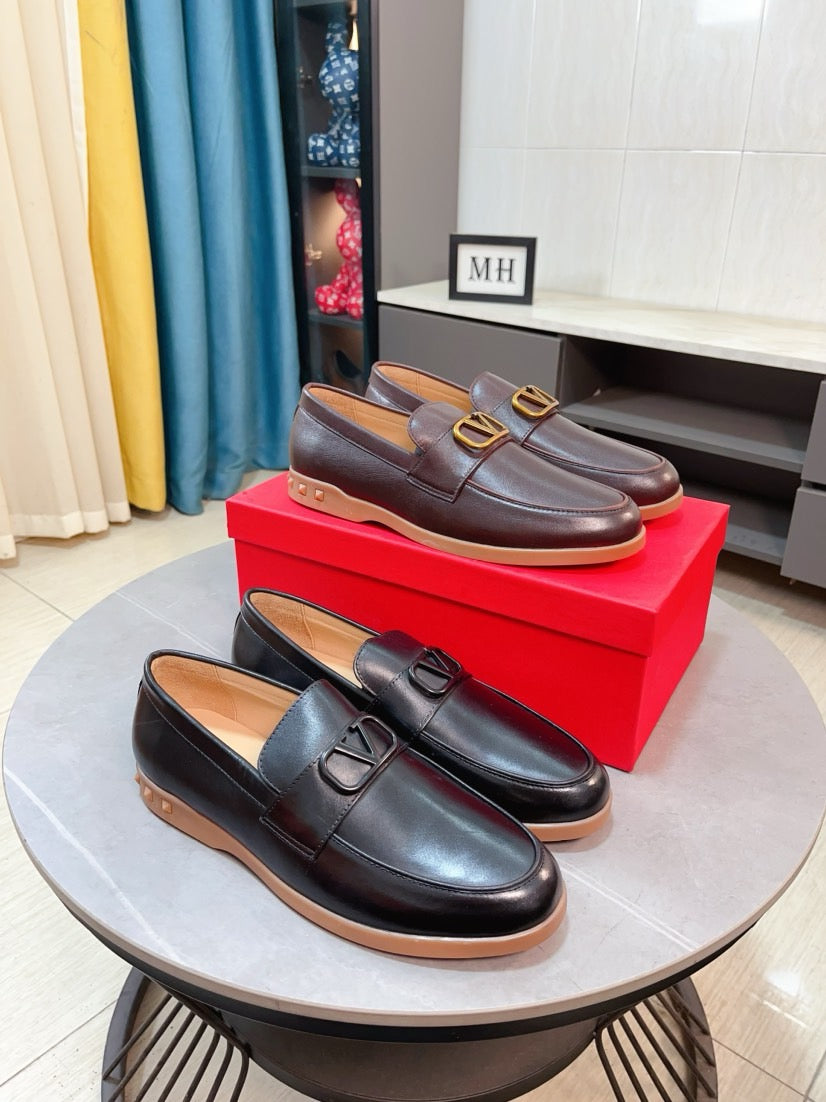 LuxluxHouse Best Quality Shoes Valentino