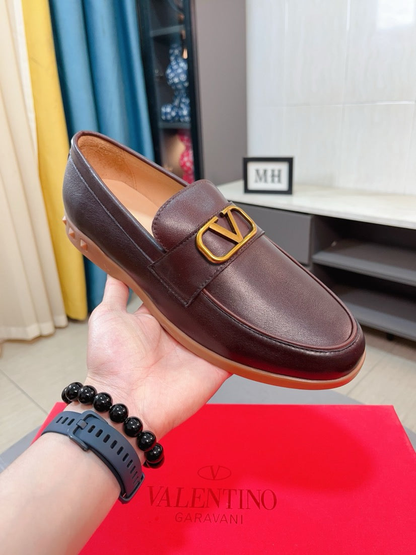 LuxluxHouse Best Quality Shoes Valentino