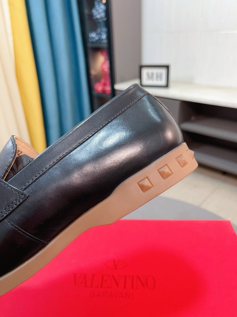 LuxluxHouse Best Quality Shoes Valentino