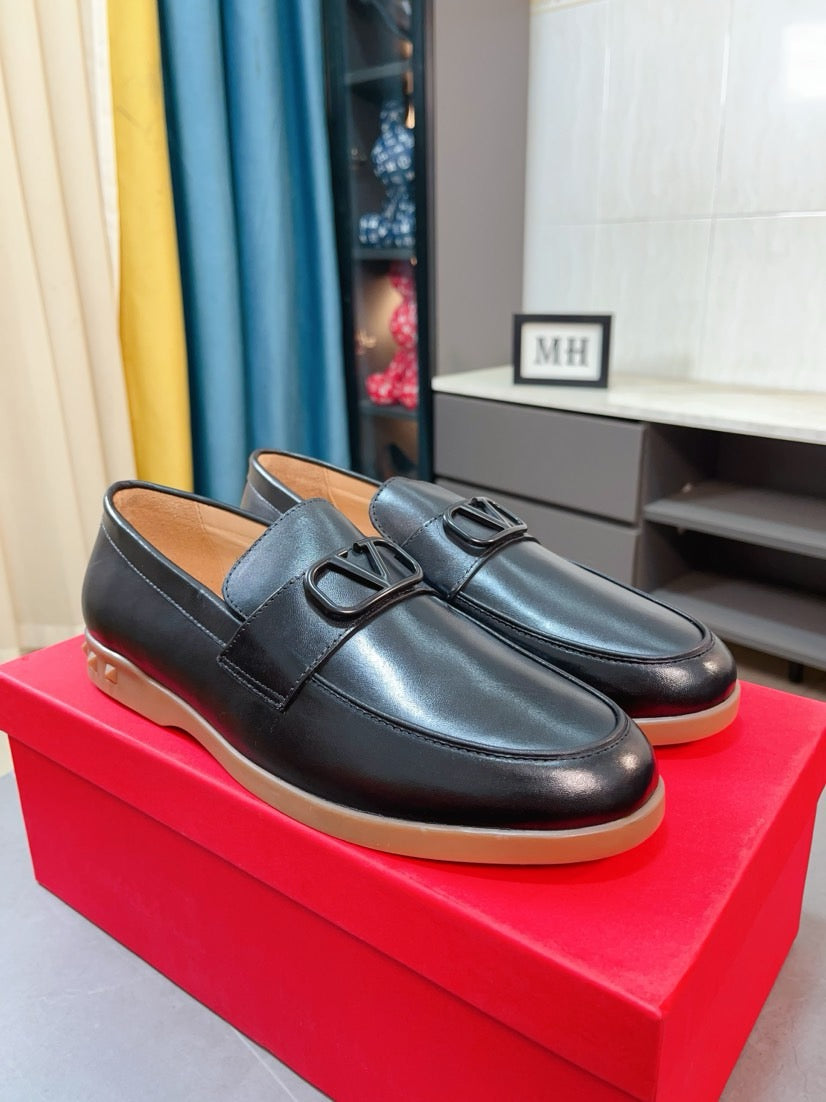 LuxluxHouse Best Quality Shoes Valentino