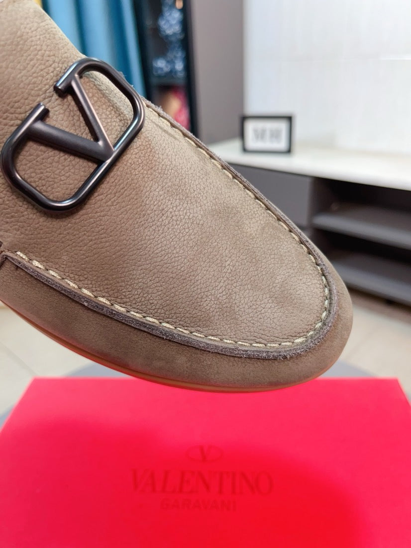 LuxluxHouse Best Quality Shoes Valentino