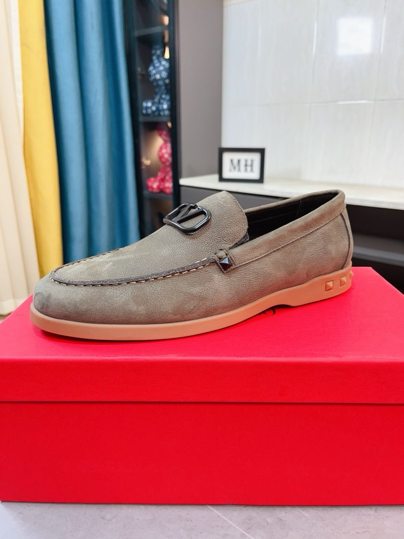LuxluxHouse Best Quality Shoes Valentino