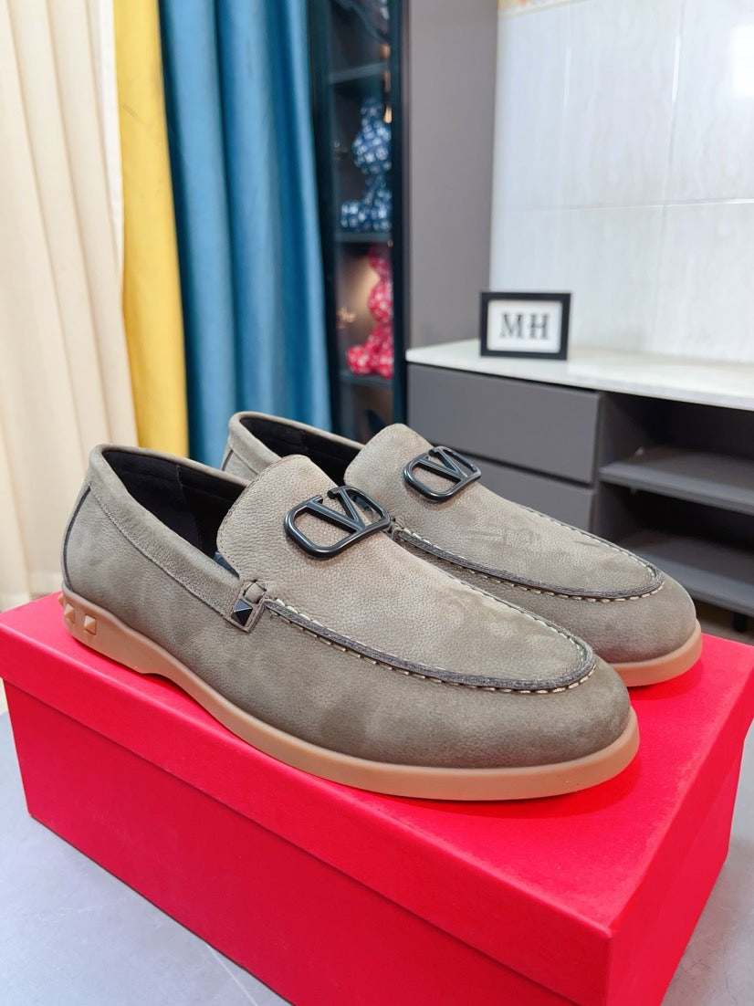 LuxluxHouse Best Quality Shoes Valentino