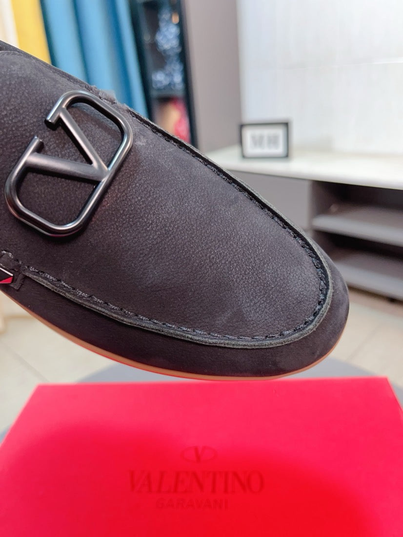 LuxluxHouse Best Quality Shoes Valentino