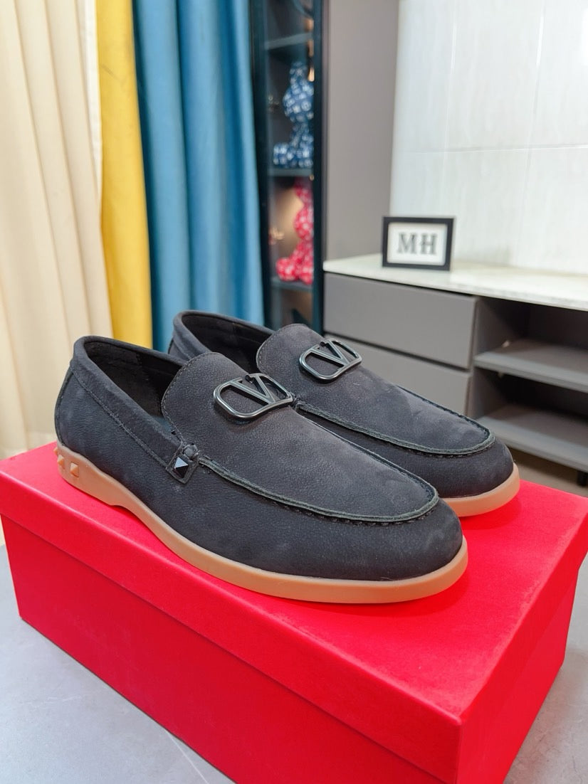 LuxluxHouse Best Quality Shoes Valentino