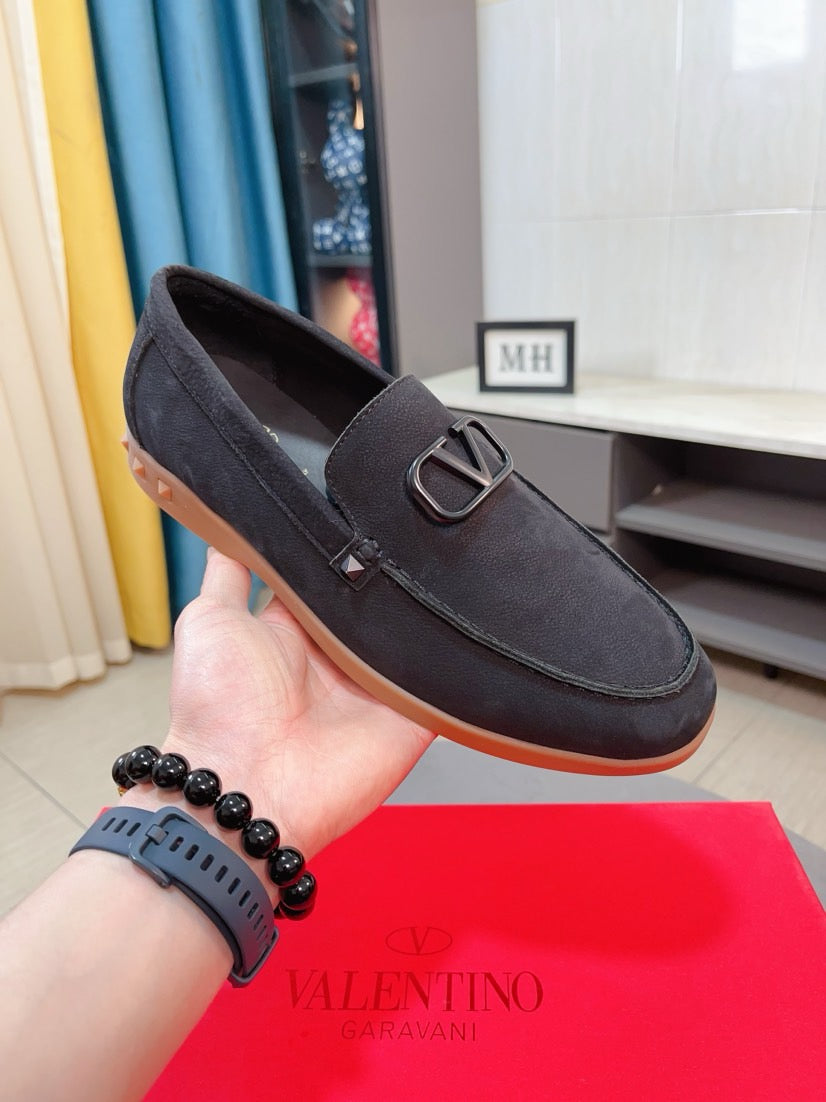 LuxluxHouse Best Quality Shoes Valentino