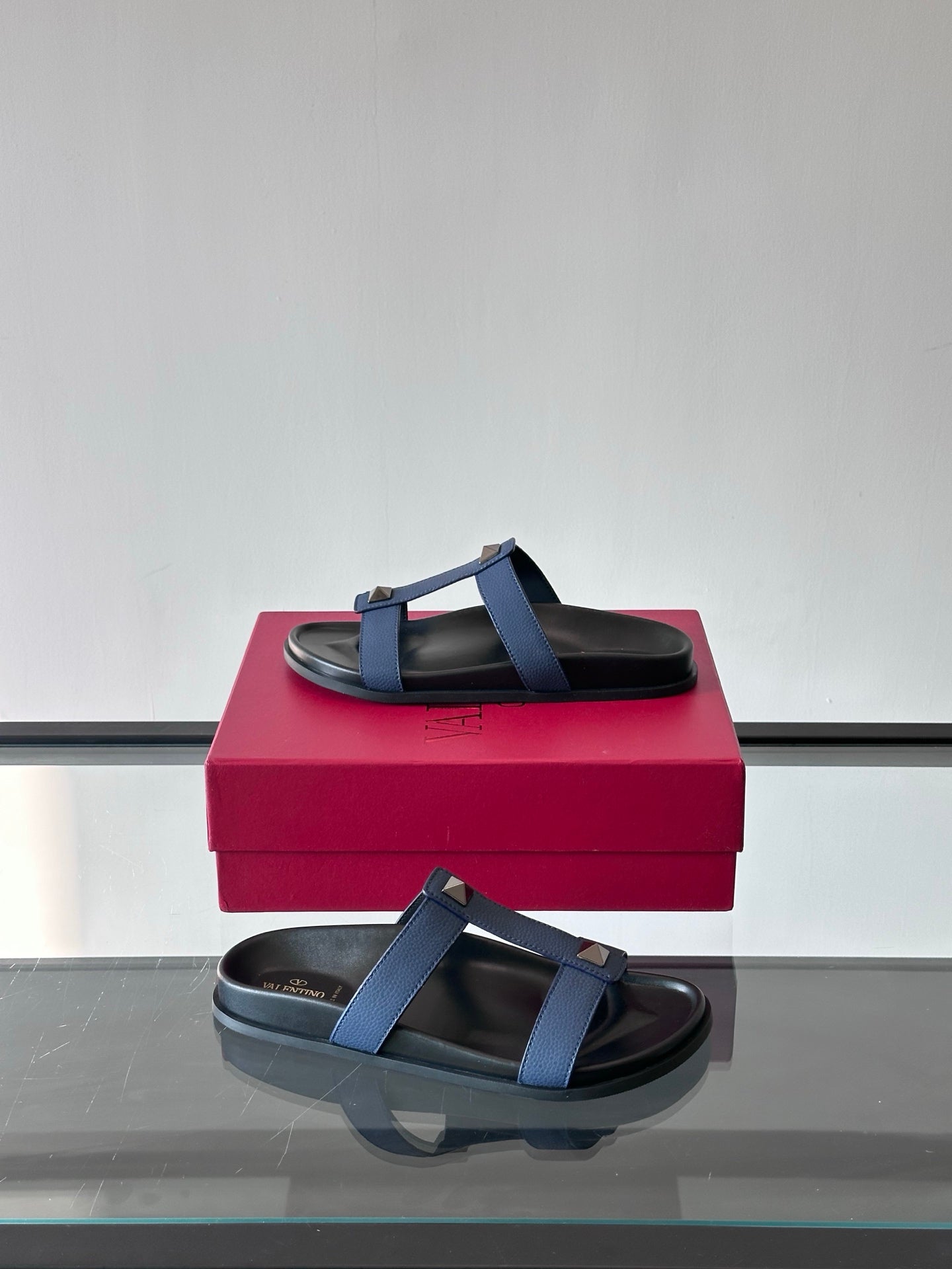LuxluxHouse Best Quality Sandals Valentino