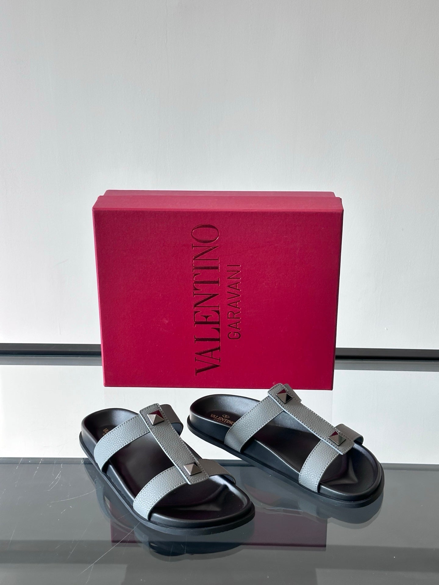 LuxluxHouse Best Quality Sandals Valentino